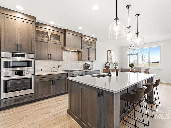 7th image of this home