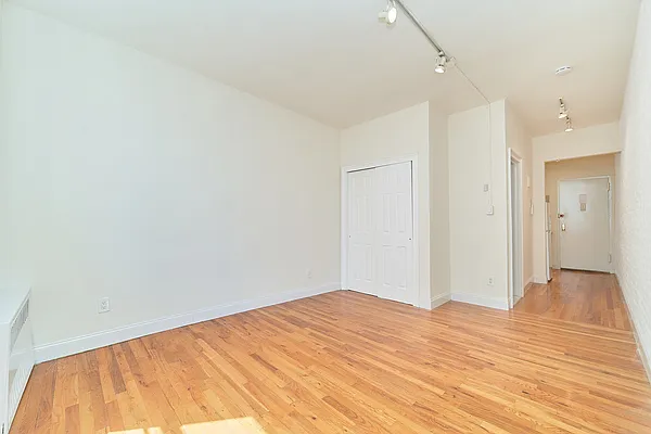 Rented by Living New York | media 8