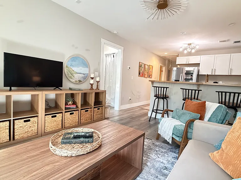 2205 Ash St — Photo 4