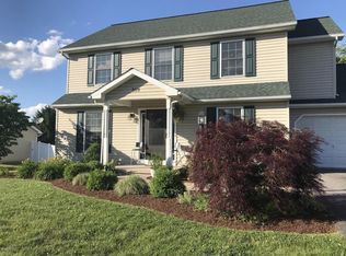 318 Lamplight Ln, Lewisburg, PA 17837