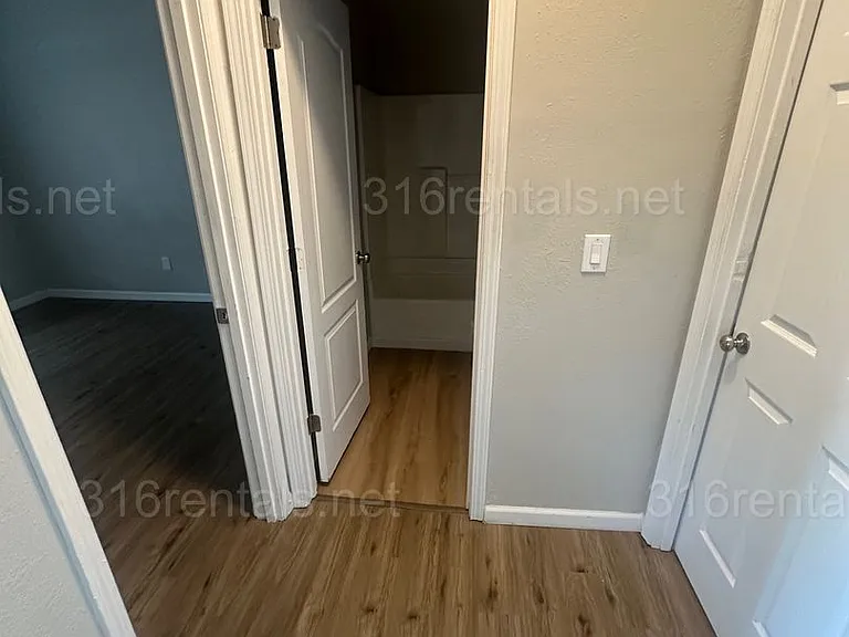 1324 S Emporia Ave — Photo 13
