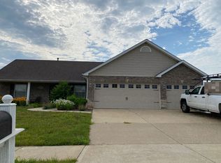 668 Big Bend Dr, Wentzville, MO 63385
