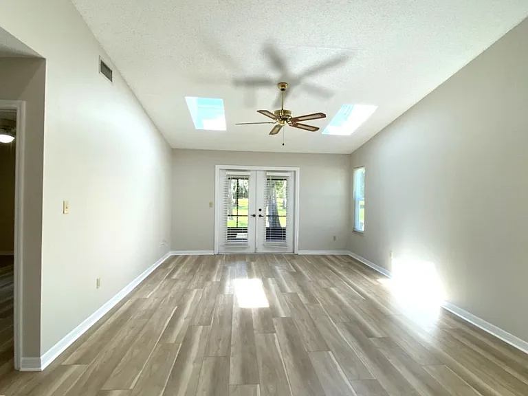 110 Bob White Ct — Photo 4