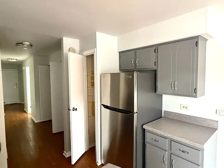 14723 Kilpatrick Ave — Photo 8