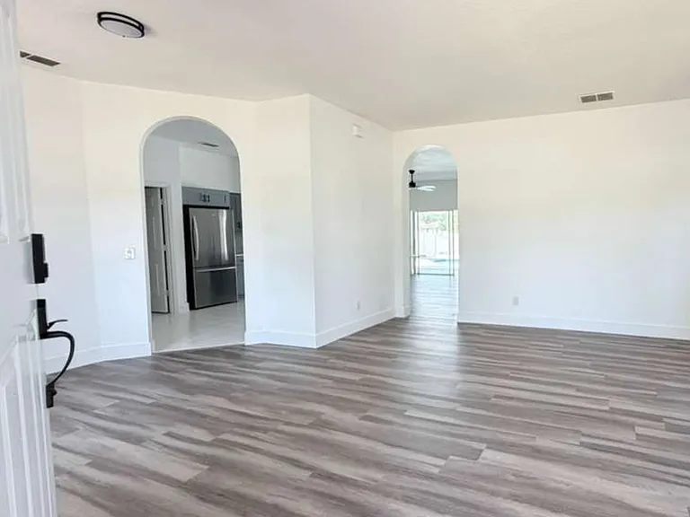 906 Berwick Dr — Photo 66