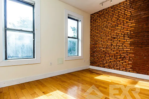 Rented by EXR | media 1