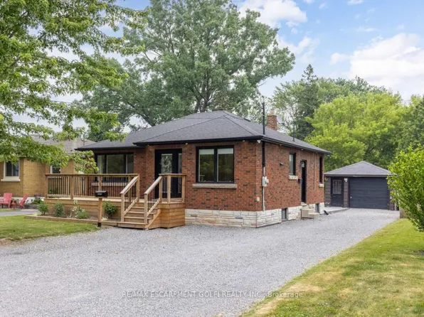 3272 Frances Ave, Niagara Falls, ON L2J 2H8