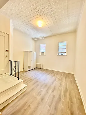 Rented by CMV Realty Inc. | media 2