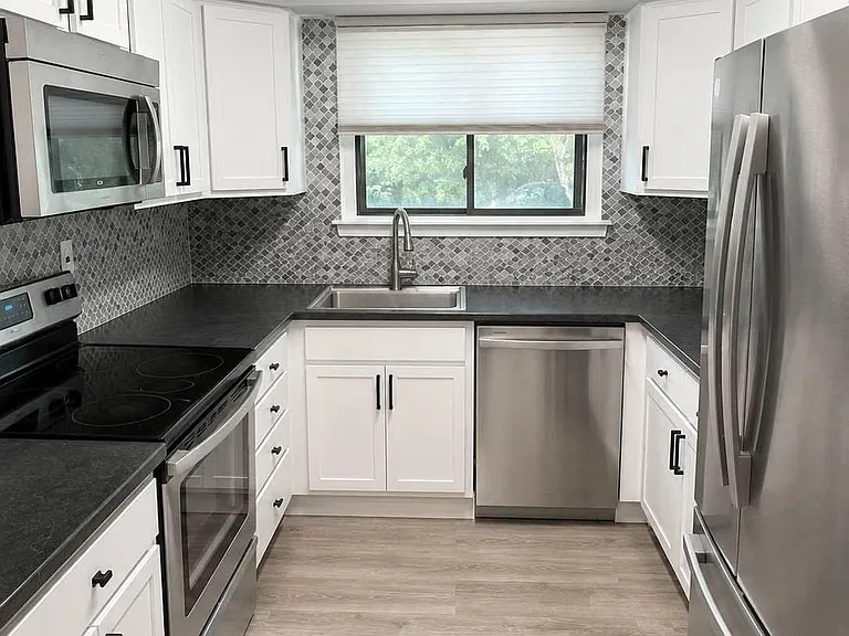 28 Heather Ct — Photo 3