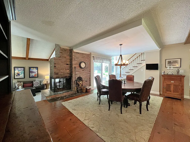 565 Moulton Ln — Photo 12