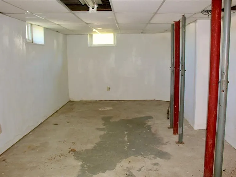 204 Lewis St — Photo 25