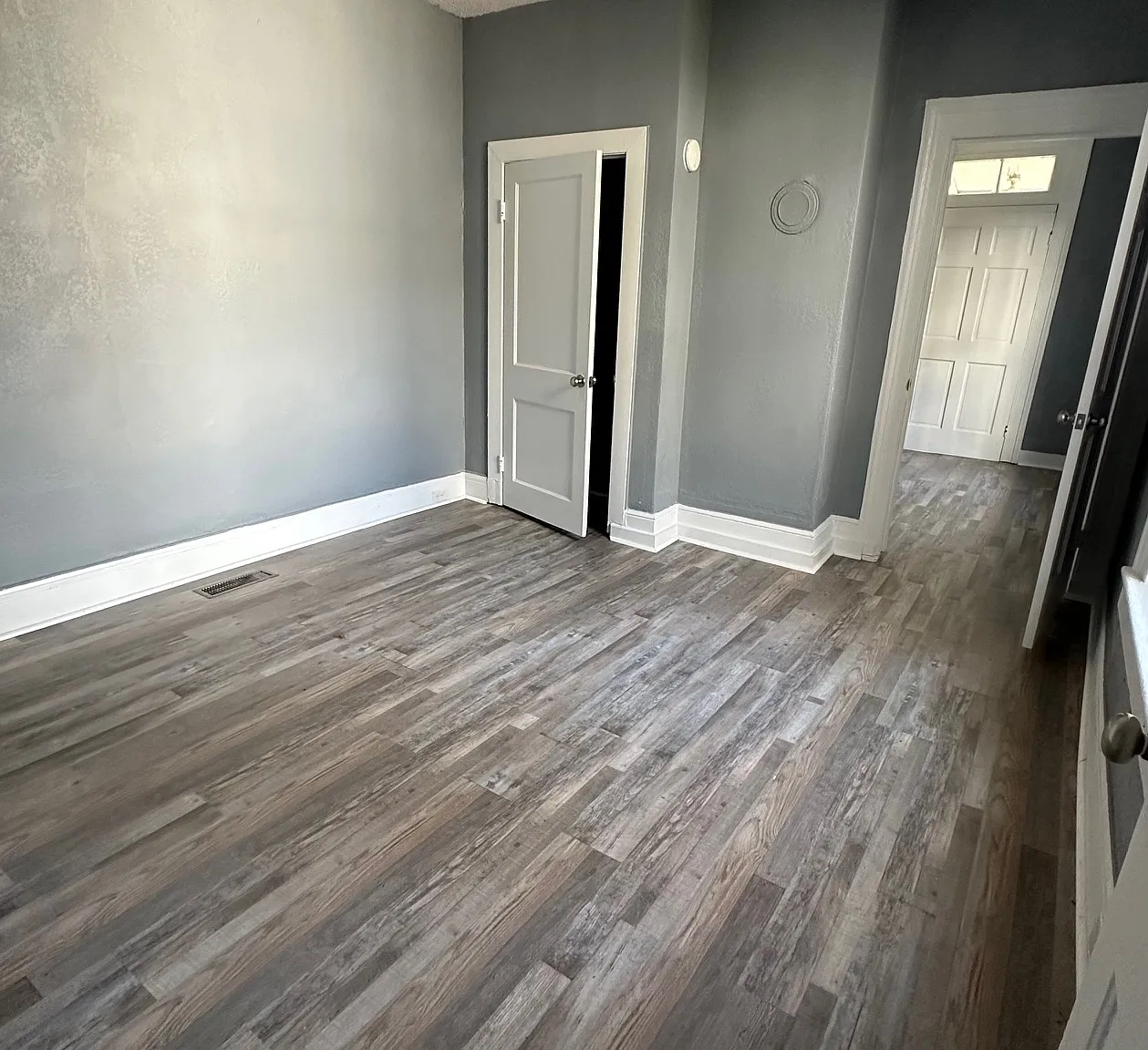 2 bed, $900 — Photo 1