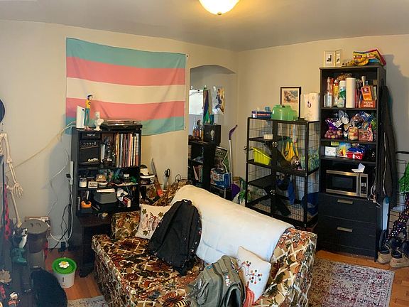 5th image of 1539 Spring Garden St APT 3R