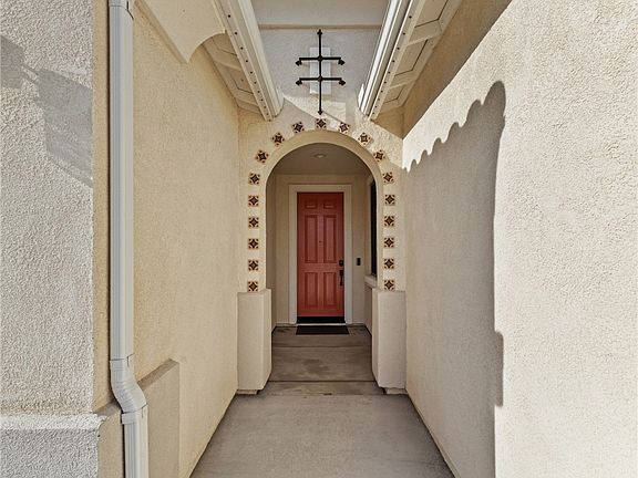5th image of 718 Torrey Ct