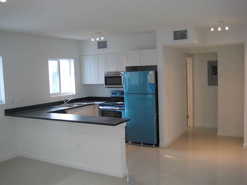 1st image of 8035 Crespi Blvd APT 2