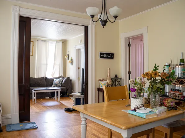 908 3rd Ave #1, Troy, NY 12182