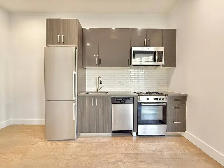 997 Jefferson Ave #2B — Photo 6