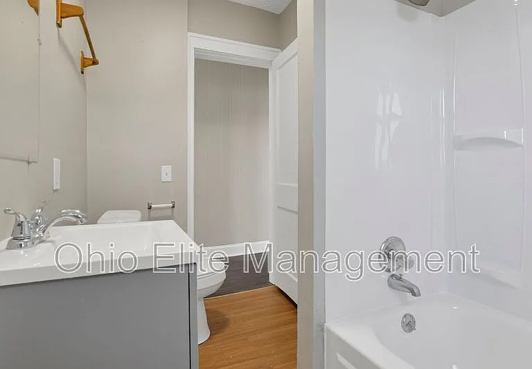793 E Starr Ave — Photo 26