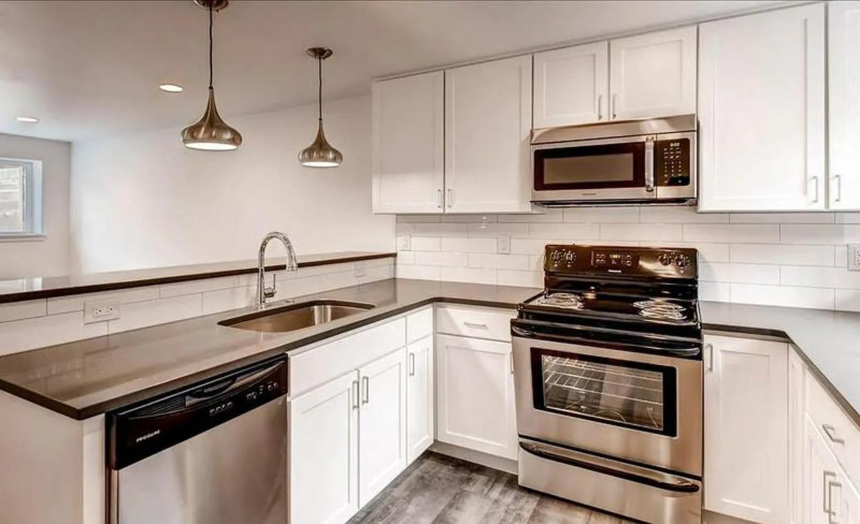 2 bed, 750 sqft, $1,995 — Photo 1