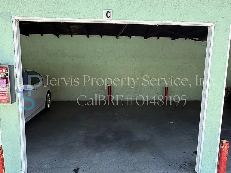 6017 Pine Ave #C — Photo 13