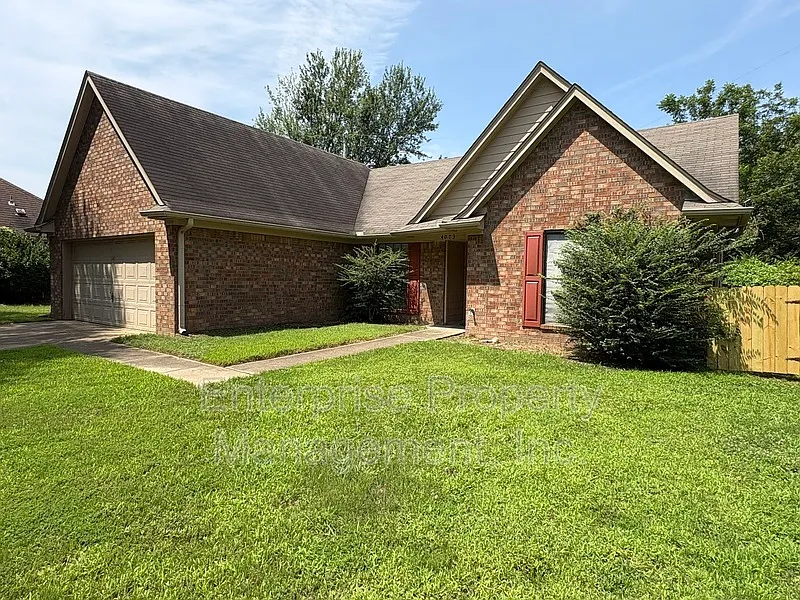 3 bed, 2.0 bath, 1557 sqft, $1,750 — Photo 3