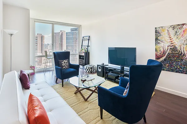 Rented by Compass | media 20