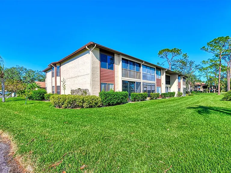 5761 Avista Dr #5761 — Photo 49