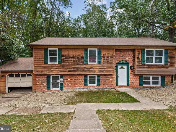 10711 Ann Davis Dr, Fredericksburg, VA 22408