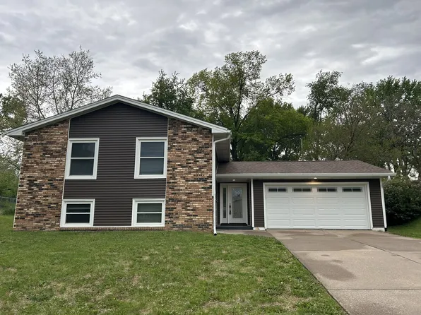 2520 W 46th St, Davenport, IA 52806