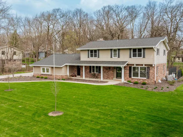 18320 Chevy Chase, Brookfield, WI 53045