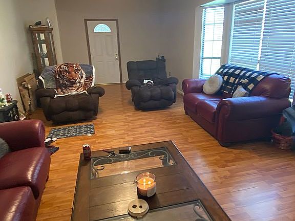 3rd image of 1136 Melissa Ln