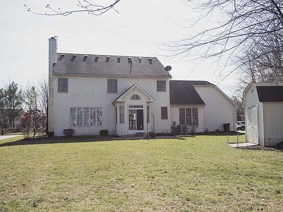 3rd image of 29310 Hilliard Blvd
