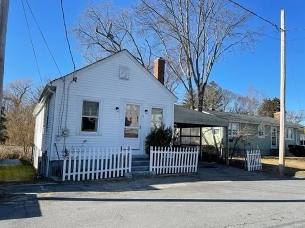 15 Weaver St, Swansea, MA 02777
