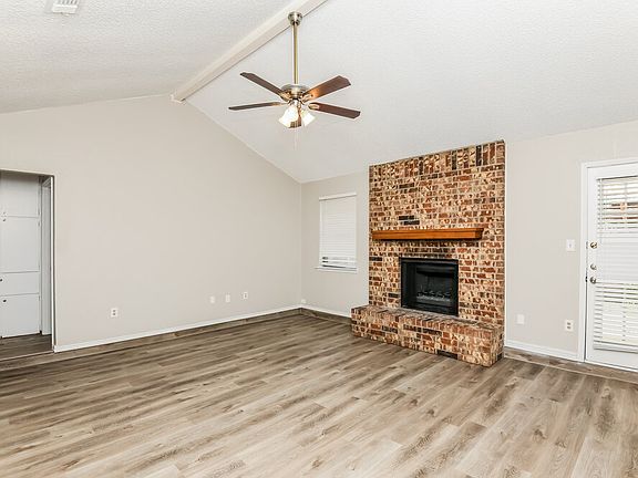 4th image of 402 Sunnyview Ct
