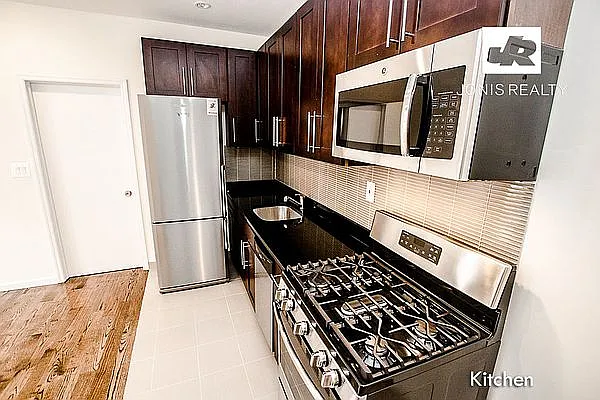 Rented by Jonis Realty | media 3