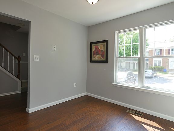 Breakfast/Dining area