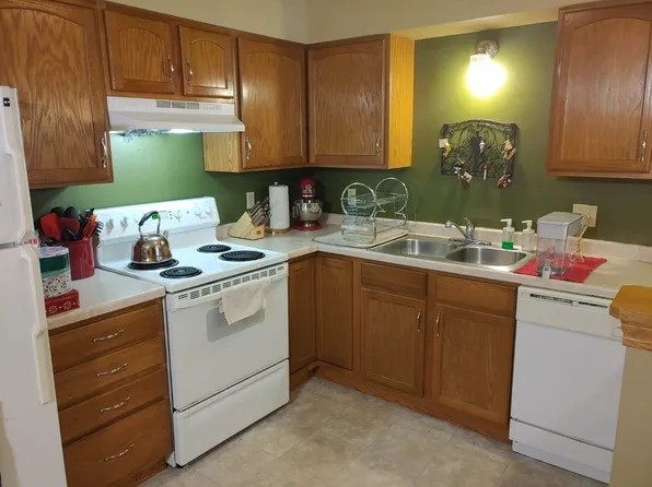 1876 Deerhaven Ln NE APT 4, Rochester, MN 55906