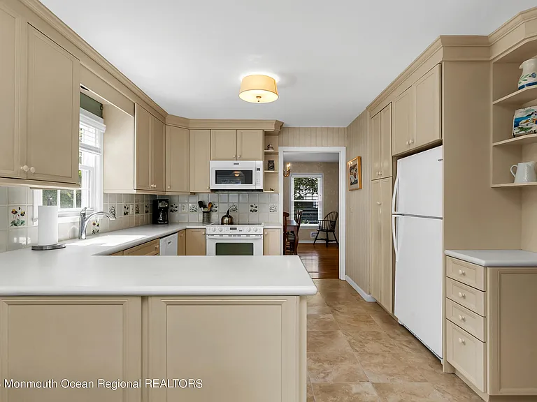 203 Washington Blvd — Photo 10