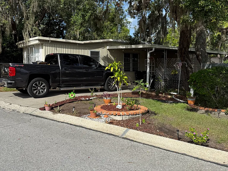 819 Frances Dr — Photo 1