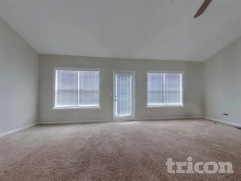 6452 Shadow Ct — Photo 6