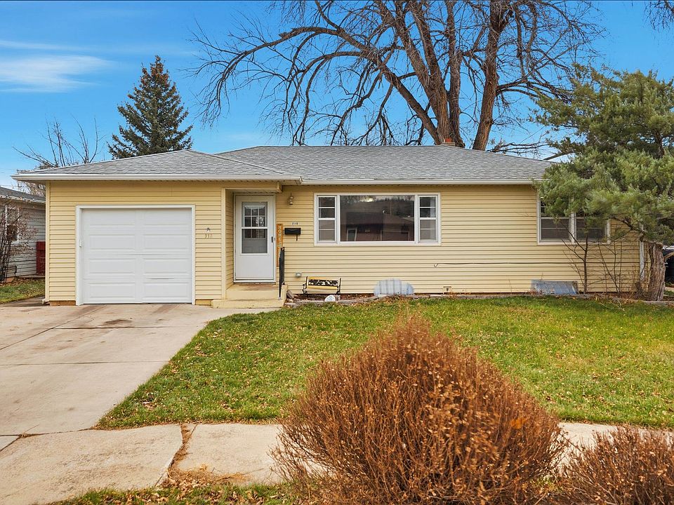 1st image of 210 Stanley Ct