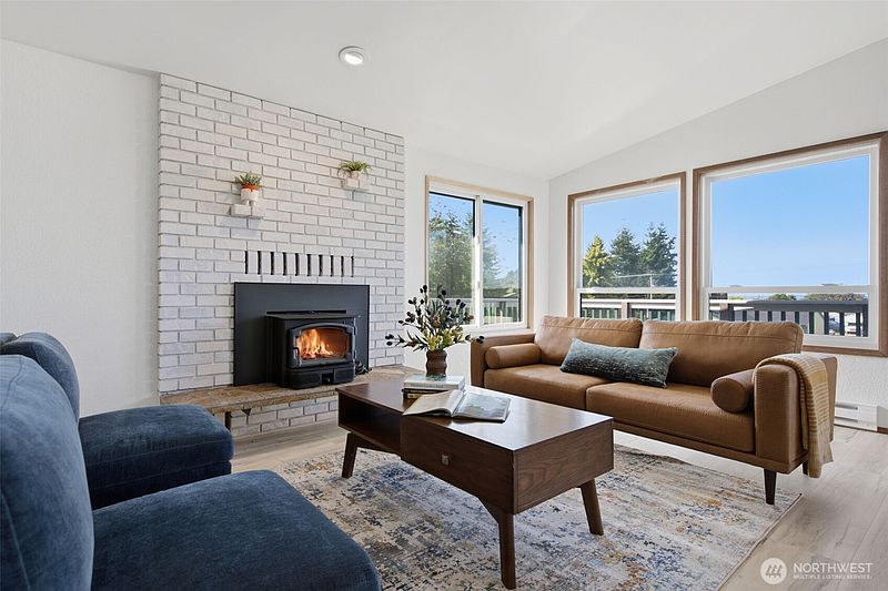 3rd image of 1816 W 6th Street