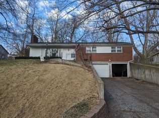 403 N 13th St, Atchison, KS 66002