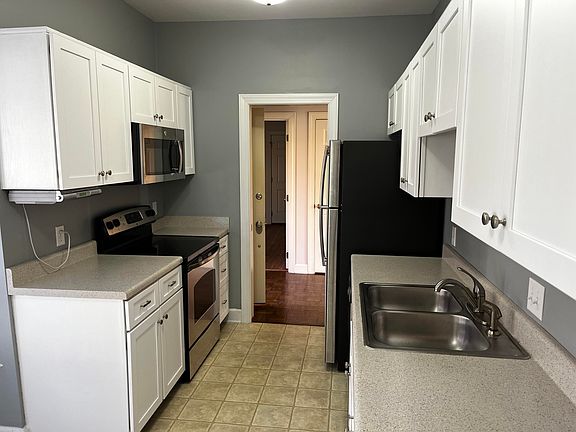5th image of 1422 Heritage Landing Dr