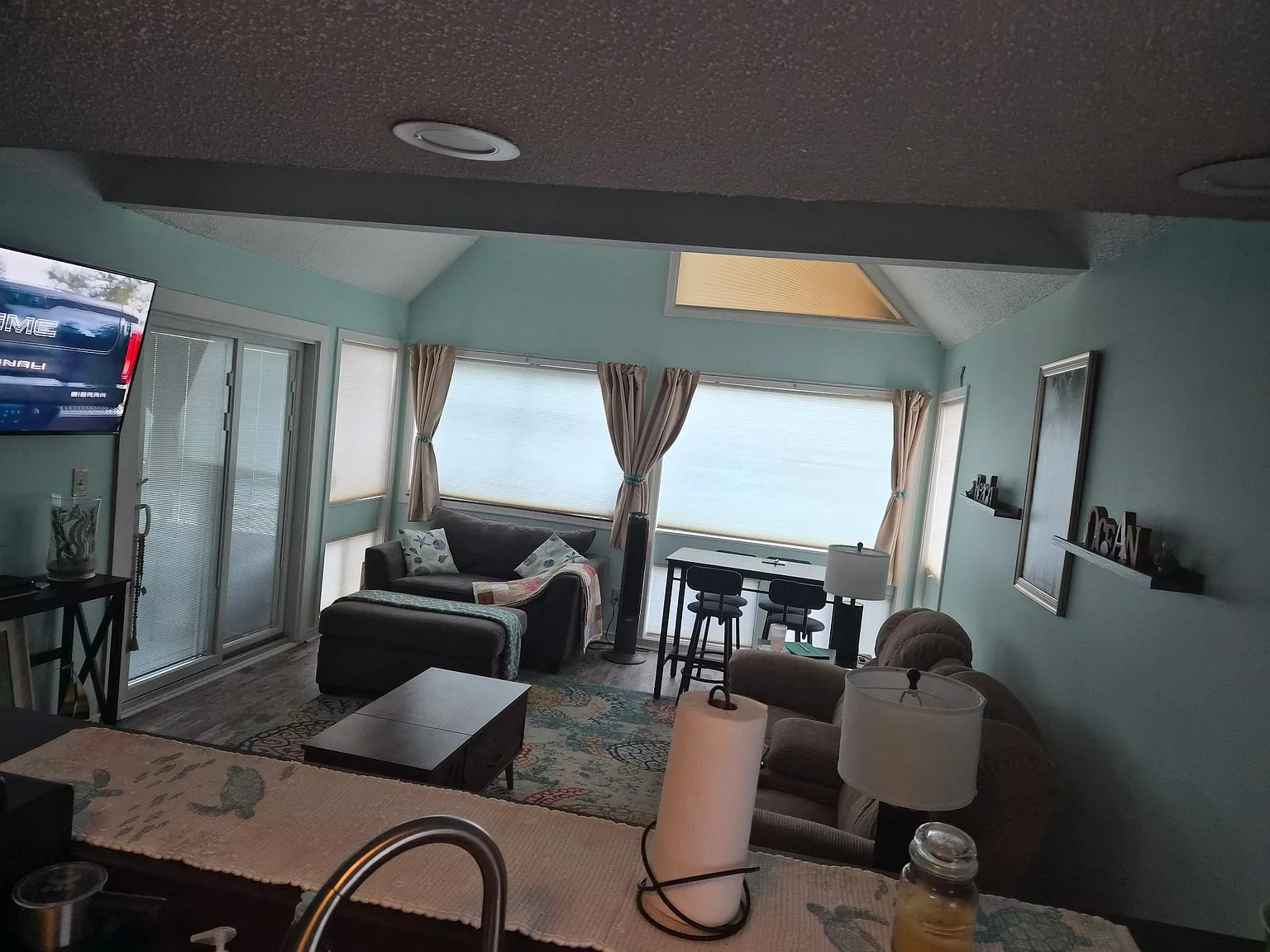 1 bed, 1105 sqft, $1,200 — Photo 2