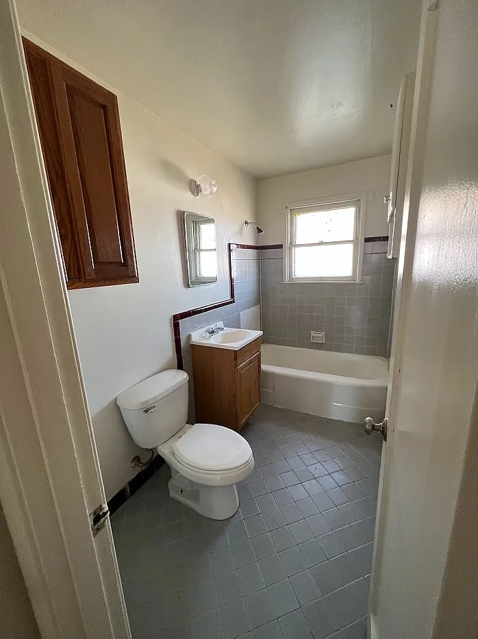 610 Holbrook — Photo 4