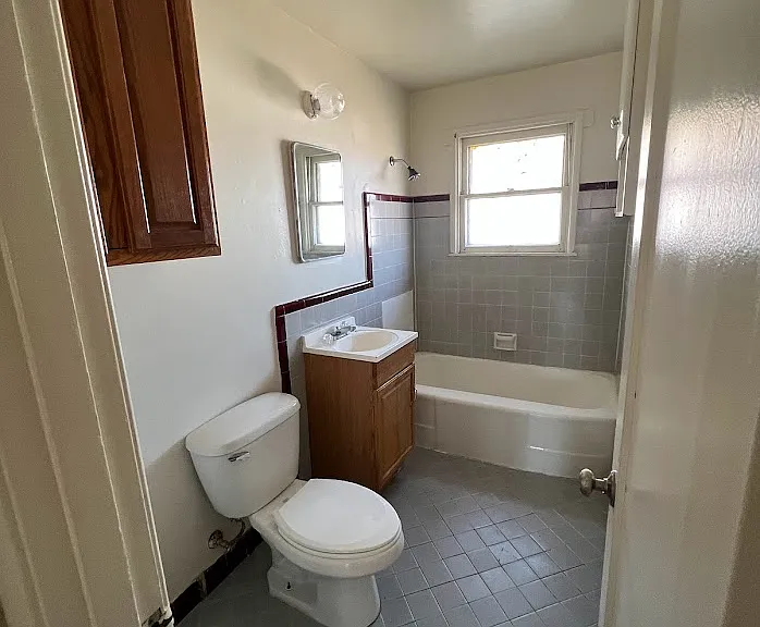 610 Holbrook Dr — Photo 11