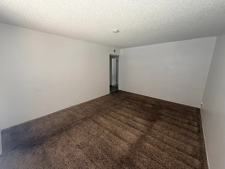8000 N Laurelglen Blvd #B — Photo 22