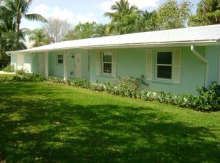 8981 SE Apollo St, Hobe Sound, FL 33455