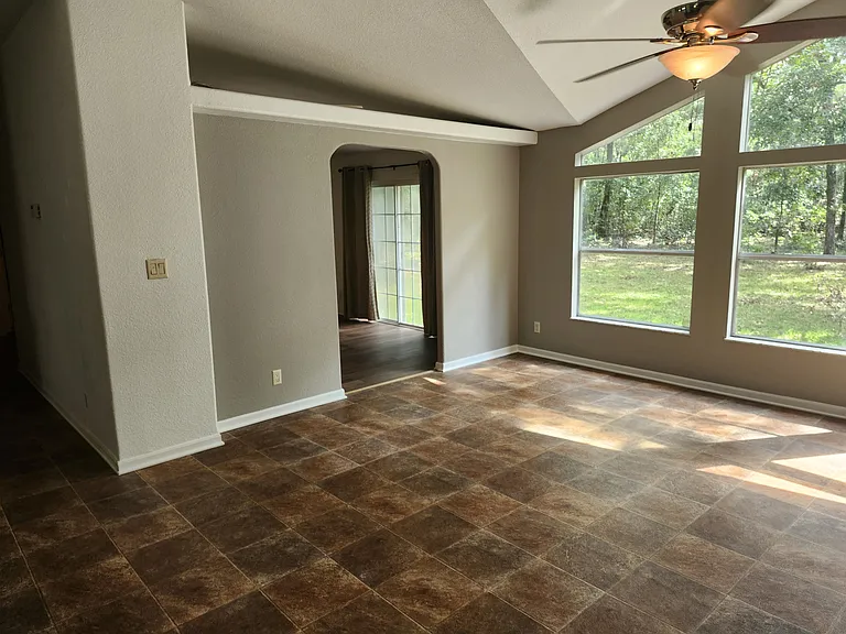 SW Buck Ct — Photo 9
